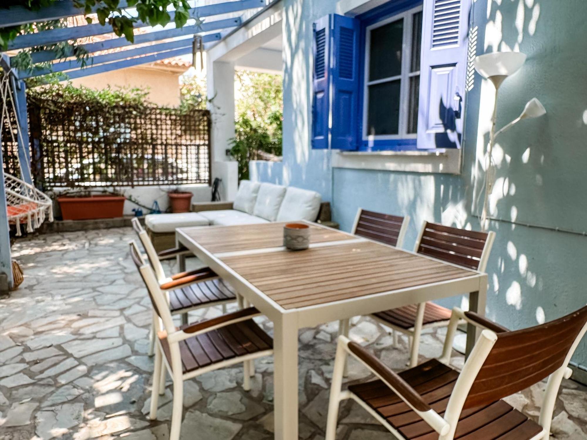 Apartment Blue Seaside House With Garden Skala Eresou